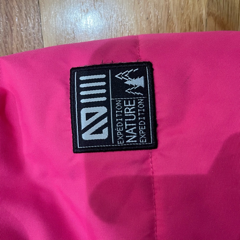 Noruk girls winter down filled coat. Size 2T but fits like 4T - Picture 3 of 7